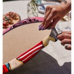 - Supla2li-3289-Gorsel4 - Realhomes Realhomes Pembe Zeminli Popart Desenli Modern 2'li Yuvarlak Servis Altlığı - Supla Realhomes