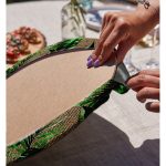 Realhomes Çuval Zeminde Yeşil Yaprak Desenli Özel Tasarım Modern 2'li Yuvarlak Servis Altlığı - Supla Realhomes