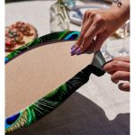 - Supla2li-3331-Gorsel4 - Realhomes Realhomes Koyu Zeminde Renkli Tüyler Özel Tasarımlı Modern 2'li Yuvarlak Servis Altlığı - Supla Realhomes