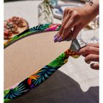 Realhomes Siyah Zeminli Geometrik Yapraklar Desenli Modern 2'li Yuvarlak Servis Altlığı - Supla Realhomes