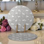 Realhomes Gri Zeminli Geyikler ve Kar Taneleri Tasarımlı Dijital Baskılı Modern 2'li Yuvarlak Servis Altlığı - Supla Realhomes