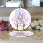 - Supla2li-5018-Gorsel3 - Realhomes Realhomes Fatma Ana Eli İçerisinde Yoga Yapan Kadın Desenli Modern 2'li Yuvarlak Servis Altlığı - Supla Realhomes