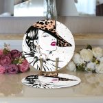 - Supla2li-5104-Gorsel3 - Realhomes Realhomes Şapkalı Fashion Girl Desenli Modern 2'li Yuvarlak Servis Altlığı - Supla Realhomes