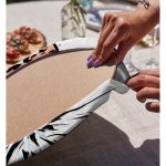 - Supla2li-5104-Gorsel4 - Realhomes Realhomes Şapkalı Fashion Girl Desenli Modern 2'li Yuvarlak Servis Altlığı - Supla Realhomes