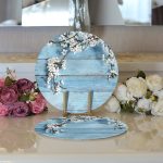 - Supla2li-5108-Gorsel3 - Realhomes Realhomes Mavi Ahşap Zeminli Bahar Motifli Modern 2'li Yuvarlak Servis Altlığı - Supla Realhomes