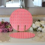 - Supla2li-5116kirmizi-Gorsel3 - Realhomes Realhomes Özel Tasarım Kırmızı İkat Desenli Dijital Baskılı Modern 2'li Yuvarlak Servis Altlığı - Supla Realhomes