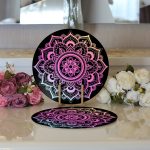 - Supla2li-5136siyah-Gorsel3 - Realhomes  Realhomes Siyah Zeminde Pembe Mavi Mandala Desenli Özel Tasarım Modern 2'li Yuvarlak Servis Altlığı - Supla Realhomes