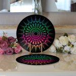 - Supla2li-5144-Gorsel3 - Realhomes Realhomes Siyah Zeminde Pembe Yeşil Mandala Motifli Modern 2'li Yuvarlak Servis Altlığı - Supla Realhomes