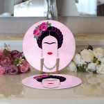 Realhomes Pembe Zeminde Kahlo Frida Dijital Baskılı Modern 2'li Yuvarlak Servis Altlığı - Supla Realhomes