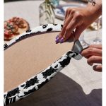 - Supla2li-5215-Gorsel4 - Realhomes Realhomes Black Frida Kahlo Basklı Modern 2'li Yuvarlak Servis Altlığı - Supla Realhomes