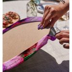 Realhomes Siyah Zeminde Renkli Frida Desenli Modern 2'li Yuvarlak Servis Altlığı - Supla Realhomes