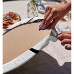 - Supla2li-5228-Gorsel4 - Realhomes  Realhomes Beyaz Zeminde Siyah Palmiye Desenli Özel Tasarım Modern 2'li Yuvarlak Servis Altlığı - Supla Realhomes