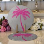 - Supla2li-5228fusya-Gorsel1 - Realhomes Realhomes Gri Zeminde Fuşya Palmiye Motifli Modern 2'li Yuvarlak Servis Altlığı - Supla Realhomes