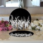 - Supla2li-5233-Gorsel3 - Realhomes  Realhomes Siyah Zeminde Beyaz Ve Gri Çiçek Temalı Özel Tasarım Modern 2'li Yuvarlak Servis Altlığı - Supla Realhomes