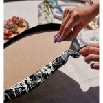 - Supla2li-5233-Gorsel4 - Realhomes  Realhomes Siyah Zeminde Beyaz Ve Gri Çiçek Temalı Özel Tasarım Modern 2'li Yuvarlak Servis Altlığı - Supla Realhomes