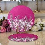 - Supla2li-5233sadefusya-Gorsel1 - Realhomes  Realhomes Fuşya Zeminde Beyaz Çiçek Dijital Baskılı Modern 2'li Yuvarlak Servis Altlığı - Supla Realhomes