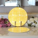 Realhomes Sarı Zeminde Geometrik Kare Motifli Modern 2'li Yuvarlak Servis Altlığı - Supla Realhomes