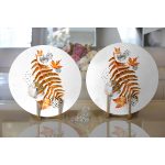 - Supla2li-5281-Gorsel2 - Realhomes Realhomes Beyaz Mermer Zemin Üzerinde Sonbahar Kurumuş Yaprak Desenli Modern 2'li Yuvarlak Servis Altlığı - Supla Realhomes