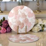 - Supla2li-5357-Gorsel1 - Realhomes Realhomes Beyaz Zemin Üzerinde Pembe Tropikal Yaprak Desenli Modern 2'li Yuvarlak Servis Altlığı - Supla Realhomes