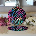 - Supla2li-5525-Gorsel3 - Realhomes Realhomes Siyah Zemin Üzerinde Neon Zigzag Desenli Modern 2'li Yuvarlak Servis Altlığı - Supla Realhomes