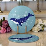 - Supla2li-5750-Gorsel1 - Realhomes Realhomes Buz Mavisi Zeminli Balina Desenli Modern 2'li Yuvarlak Servis Altlığı - Supla Realhomes