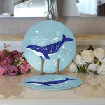 - Supla2li-5750-Gorsel3 - Realhomes Realhomes Buz Mavisi Zeminli Balina Desenli Modern 2'li Yuvarlak Servis Altlığı - Supla Realhomes