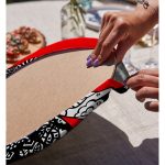 - Supla2li-5804-Gorsel4 - Realhomes Realhomes Kırmızı Zeminde Gri Japon Kız Motifli Modern 2'li Yuvarlak Servis Altlığı - Supla Realhomes