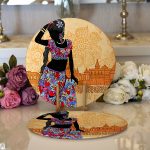 - Supla2li-5815-Gorsel1 - Realhomes Realhomes Etnik Desen Zeminli Siyahi Kadın Motifli Modern 2'li Yuvarlak Servis Altlığı - Supla Realhomes