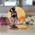 - Supla2li-5815-Gorsel3 - Realhomes Realhomes Etnik Desen Zeminli Siyahi Kadın Motifli Modern 2'li Yuvarlak Servis Altlığı - Supla Realhomes