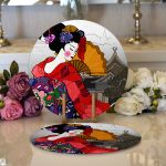 Realhomes Etnik Desen Zeminli Sarı Yelpazeli Japon Kadın Motifli Modern 2'li Yuvarlak Servis Altlığı - Supla Realhomes