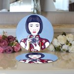 - Supla2li-5854-Gorsel3 - Realhomes Realhomes Fotoğraf Çeken Japon Kız Motifli Modern 2'li Yuvarlak Servis Altlığı - Supla Realhomes