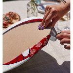 - Supla2li-5858-Gorsel4 - Realhomes  Realhomes Sırtında Kırmızı Şemsiyeli Japon Kadın Motifli Modern 2'li Yuvarlak Servis Altlığı - Supla Realhomes