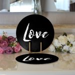 Realhomes Siyah Zeminde Love Yazılı Modern 2'li Yuvarlak Servis Altlığı - Supla Realhomes