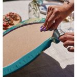 - Supla2li-7044-Gorsel4 - Realhomes Realhomes Turkuaz Zeminde Gold Detaylı Dijital Baskılı Modern 2'li Yuvarlak Servis Altlığı - Supla Realhomes