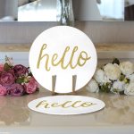 - Supla2li-7127-Gorsel3 - Realhomes  Realhomes Beyaz Zeminde Gold Hello Yazılı Dijital Baskılı Modern 2'li Yuvarlak Servis Altlığı - Supla Realhomes