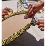 - Supla2li-7130-Gorsel4 - Realhomes Realhomes Gold Zeminli Beyaz Yıldız Desenli Dijital Baskılı Modern 2'li Yuvarlak Servis Altlığı - Supla Realhomes