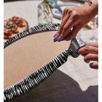 - Supla2li-7134-Gorsel4 - Realhomes Realhomes Siyah Beyaz Zeminli Onedraw Çizimli Stay Yazılı Modern 2'li Yuvarlak Servis Altlığı - Supla Realhomes