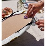 Realhomes Beyaz Zemin Üzerinde Gold Ve Siyah Renkli Çizgiler Modern 2'li Yuvarlak Servis Altlığı - Supla Realhomes