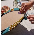 - Supla2li-7171-Gorsel4 - Realhomes Realhomes Renkli Zeminde Gold Detaylı Dijital Baskılı Modern 2'li Yuvarlak Servis Altlığı - Supla Realhomes