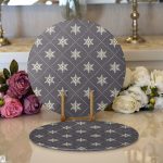 - Supla2li-7175-Gorsel1 - Realhomes Realhomes Gri Zeminli Kar Tanesi Desenli Dijital Baskılı Modern 2'li Yuvarlak Servis Altlığı - Supla Realhomes