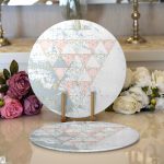 Realhomes Renkli Zemin Üzerinde Üçgen Desenli Dijital Baskılı Modern 2'li Yuvarlak Servis Altlığı - Supla Realhomes