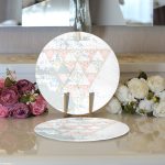 Realhomes Renkli Zemin Üzerinde Üçgen Desenli Dijital Baskılı Modern 2'li Yuvarlak Servis Altlığı - Supla Realhomes