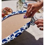 - Supla2li-7215-Gorsel4 - Realhomes Realhomes Beyaz Zemin Üzerinde Çini Desenli Dijital Baskılı Modern 2'li Yuvarlak Servis Altlığı - Supla Realhomes