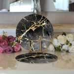 - Supla2li-7224-Gorsel3 - Realhomes Realhomes Siyah Zeminde Gold Renkli Çizim Desenli Dijital Baskılı Modern 2'li Yuvarlak Servis Altlığı - Supla Realhomes