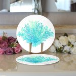 - Supla2li-7228-Gorsel3 - Realhomes  Realhomes Beyaz Zeminde Yeşil Renkli Su Yosunu Desenli Dijital Baskılı Modern 2'li Yuvarlak Servis Altlığı - Supla Realhomes