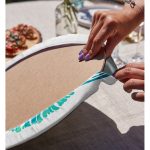 - Supla2li-7229-Gorsel4 - Realhomes Realhomes Beyaz Zeminde Yeşil Renkli Deniz Kabuğu Desenli Modern 2'li Yuvarlak Servis Altlığı - Supla Realhomes