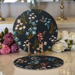 Realhomes Siyah Zemin Üzerinde Rengarenk Çiçek Desenli 2'li Yuvarlak Servis Altlığı - Supla Realhomes