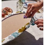 - Supla2li-7261-Gorsel4 - Realhomes Realhomes Beyaz Zeminde Rengarenk Çiçek Desenli Dijital Baskılı Modern 2'li Yuvarlak Servis Altlığı - Supla Realhomes