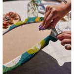 - Supla2li-7304-Gorsel4 - Realhomes Realhomes Renkli Zemin Üzerinde Yaprak Motifli Dijital Baskılı Modern 2'li Yuvarlak Servis Altlığı - Supla Realhomes