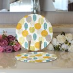 Realhomes Renkli Zemin Üzerinde Yaprak Motifli Dijital Baskılı Modern 2'li Yuvarlak Servis Altlığı - Supla Realhomes